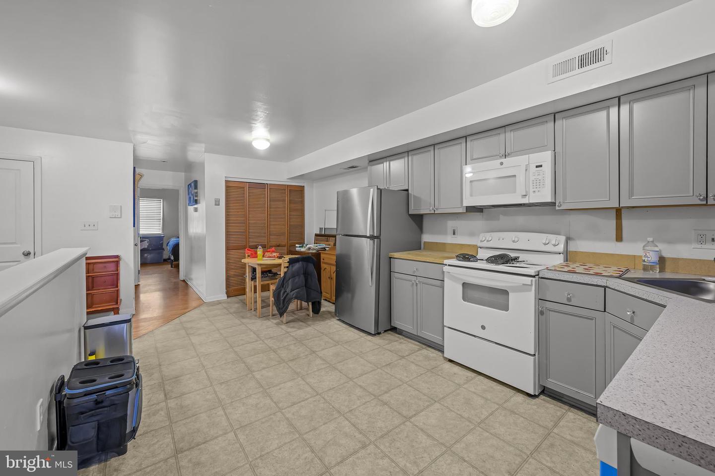 807 N Madison St Property Photo 13