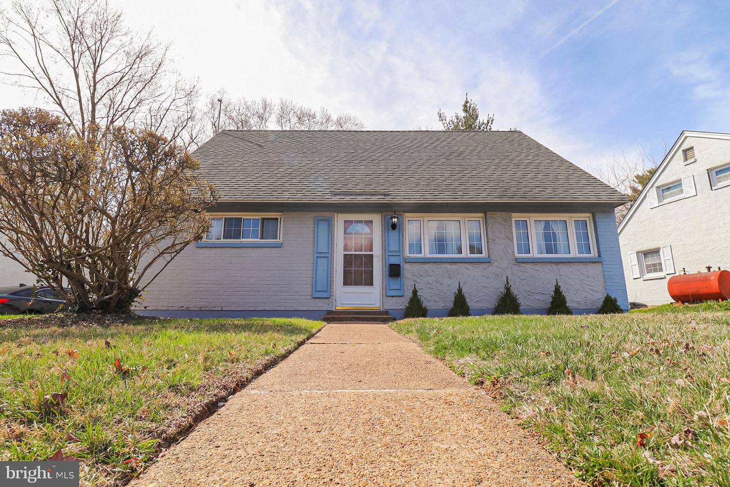 1011 Montgomery Rd Property Photo
