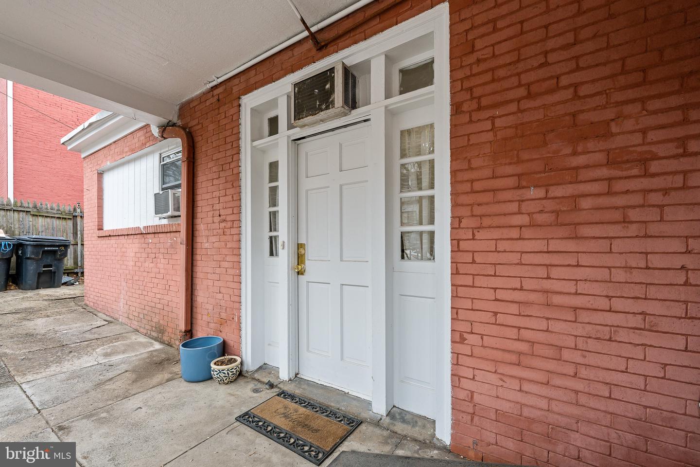 901 Franklin Property Photo 2