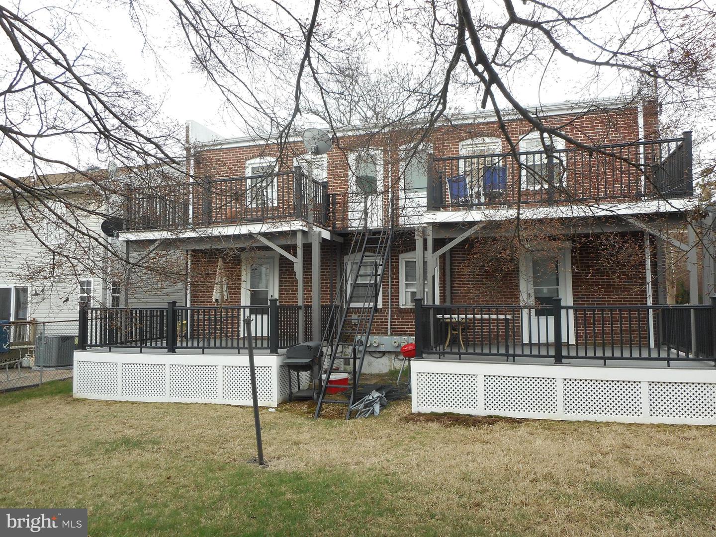1405/1407 Banning Property Photo 2