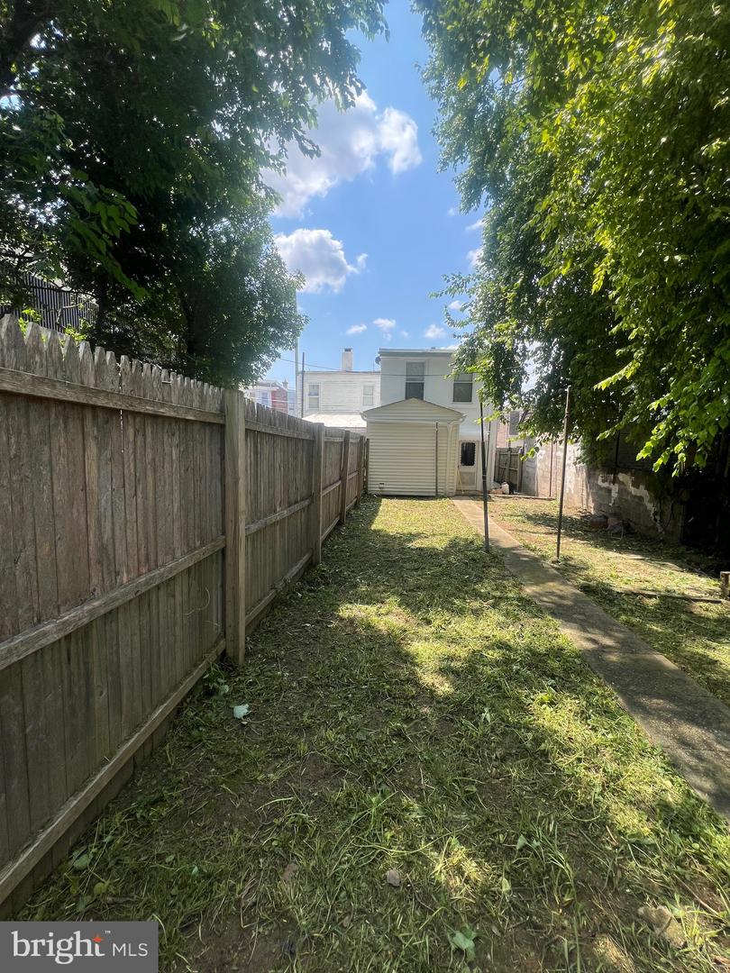 1731 W 6th St Property Photo 24