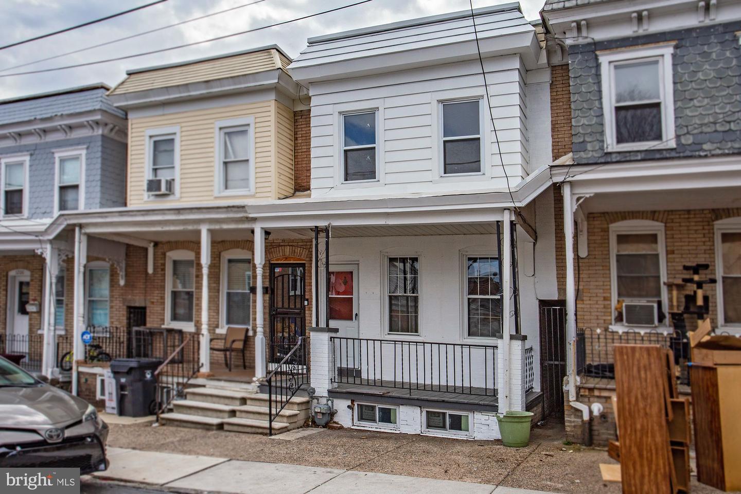 1210 Elm St Property Photo 2