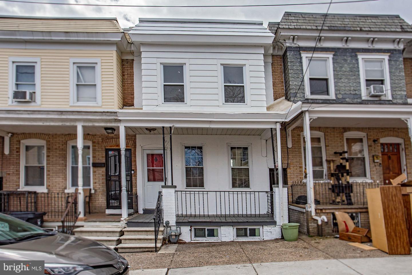 1210 Elm St Property Photo 3