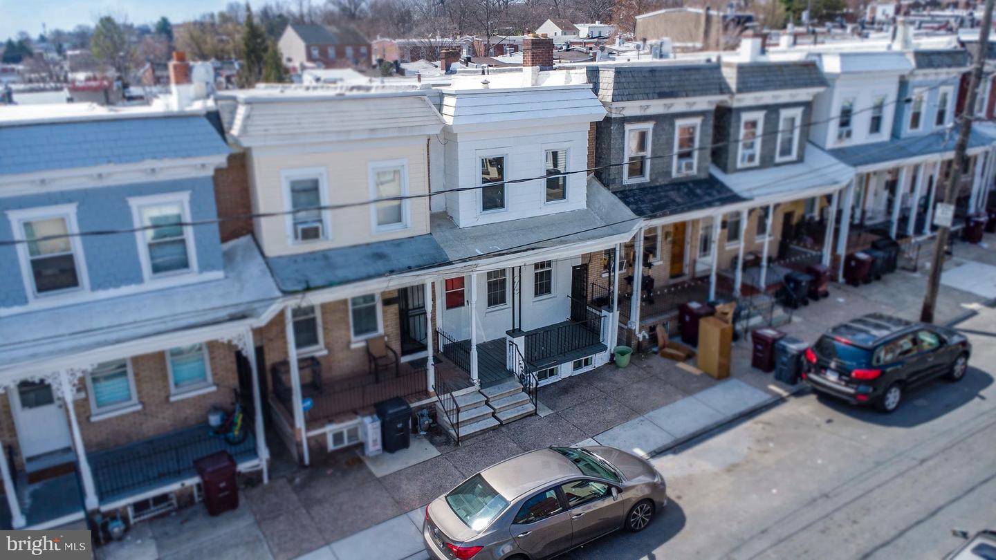 1210 Elm St Property Photo 7