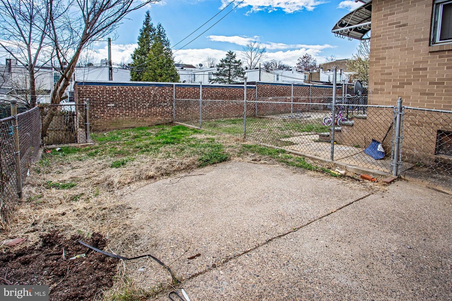 1210 Elm St Property Photo 11