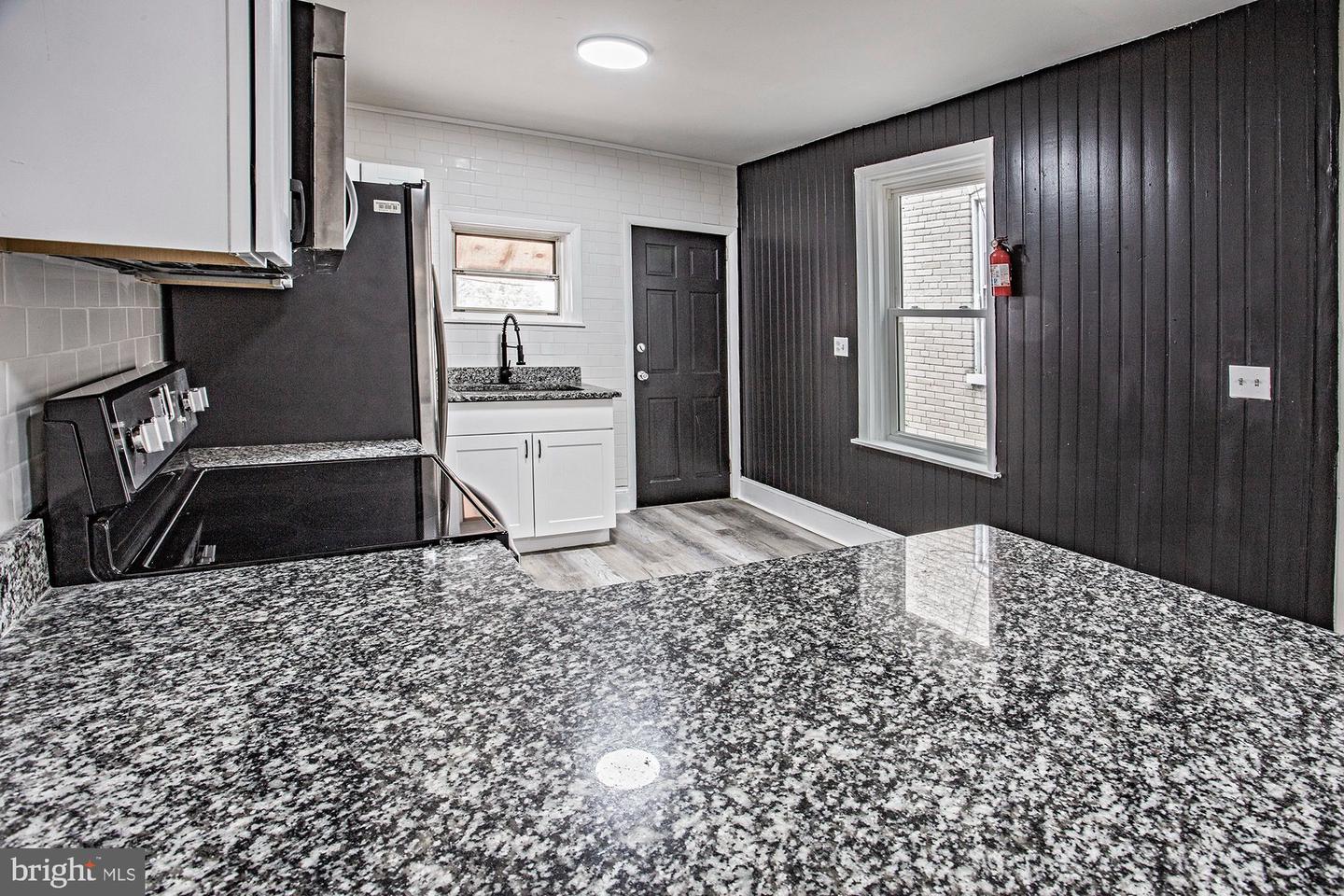 1210 Elm St Property Photo 23