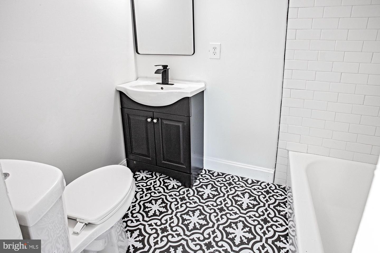 1210 Elm St Property Photo 25