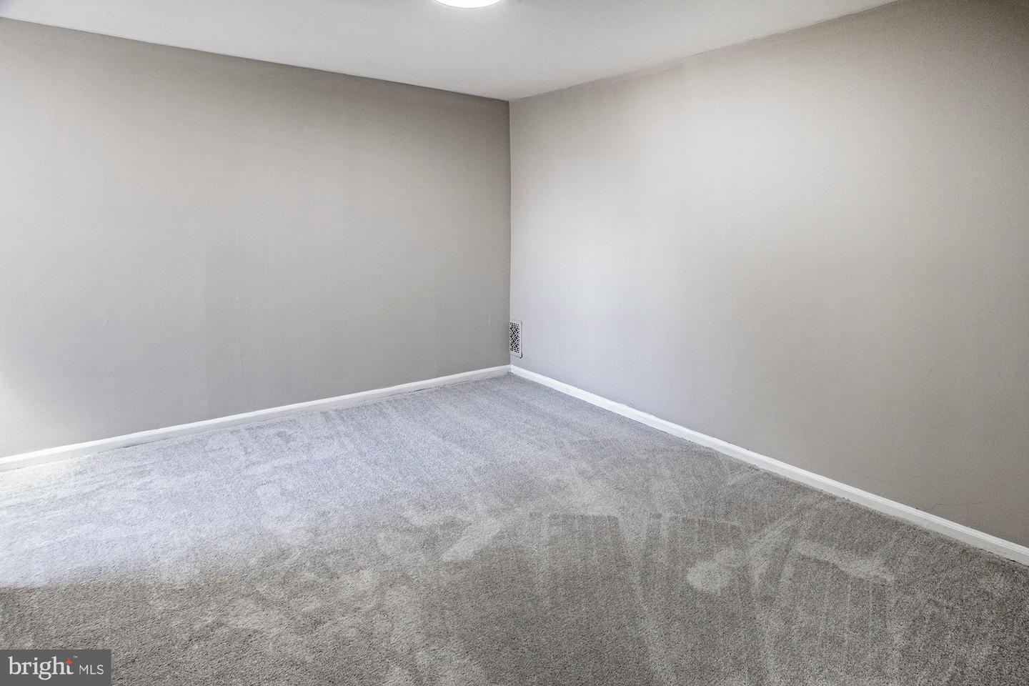 1210 Elm St Property Photo 32