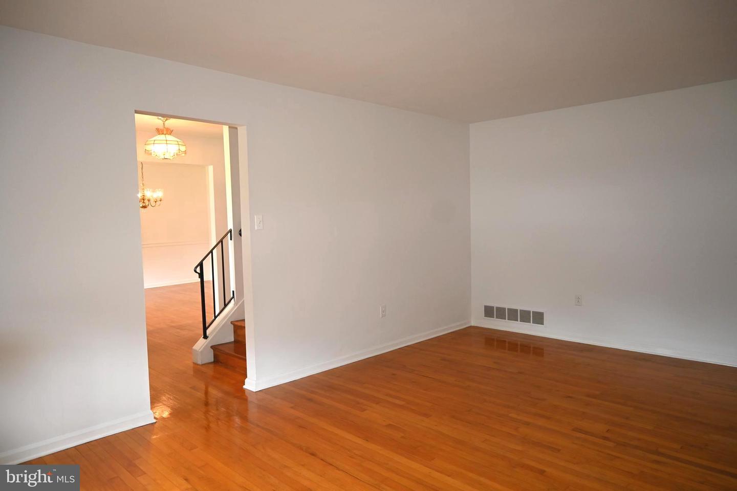 107 Anita Dr Property Photo 4