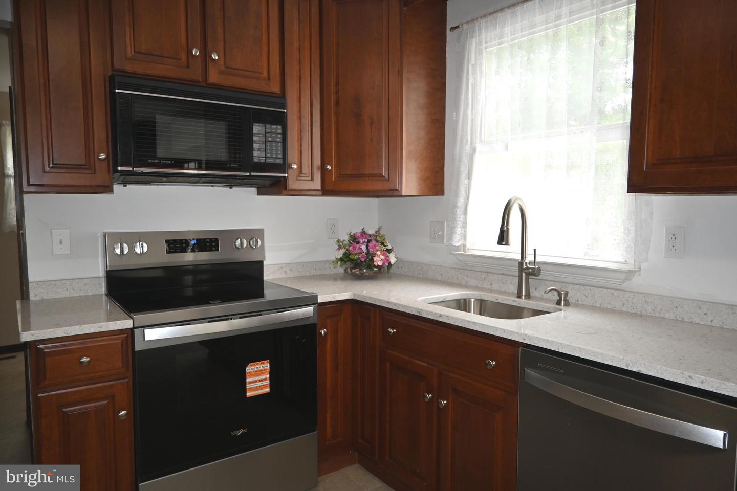 107 Anita Dr Property Photo 11