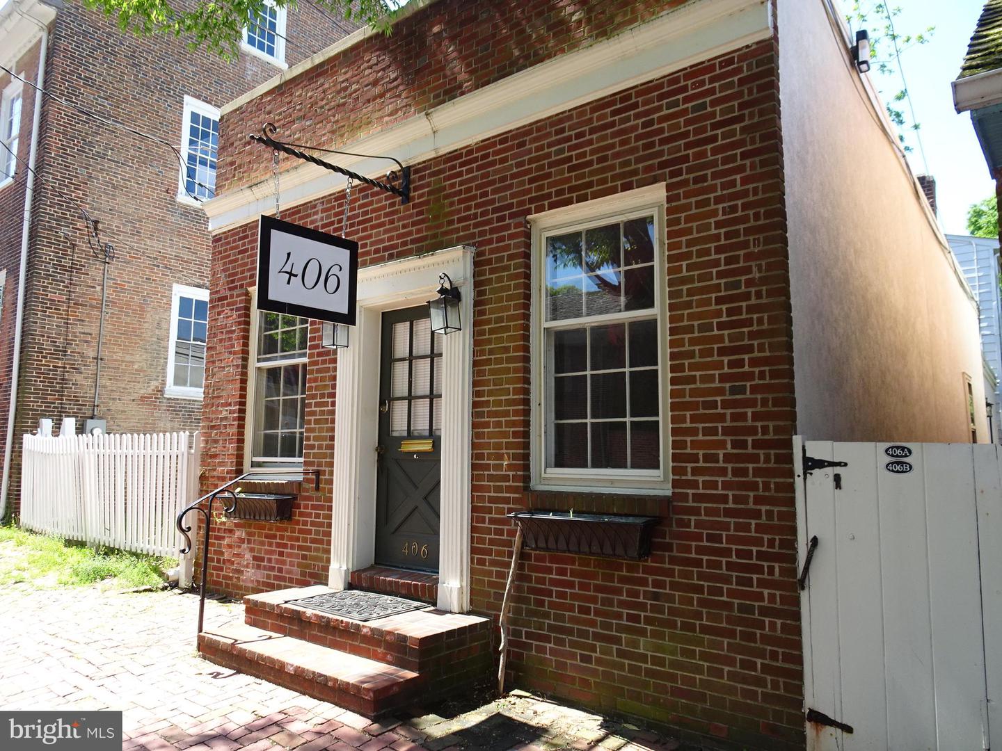 406 Delaware St Property Photo 2
