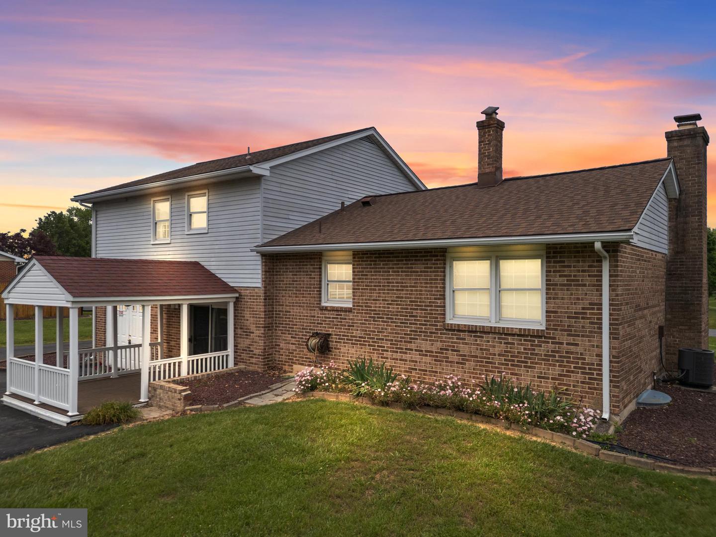 30 Stardust Dr Property Photo 3