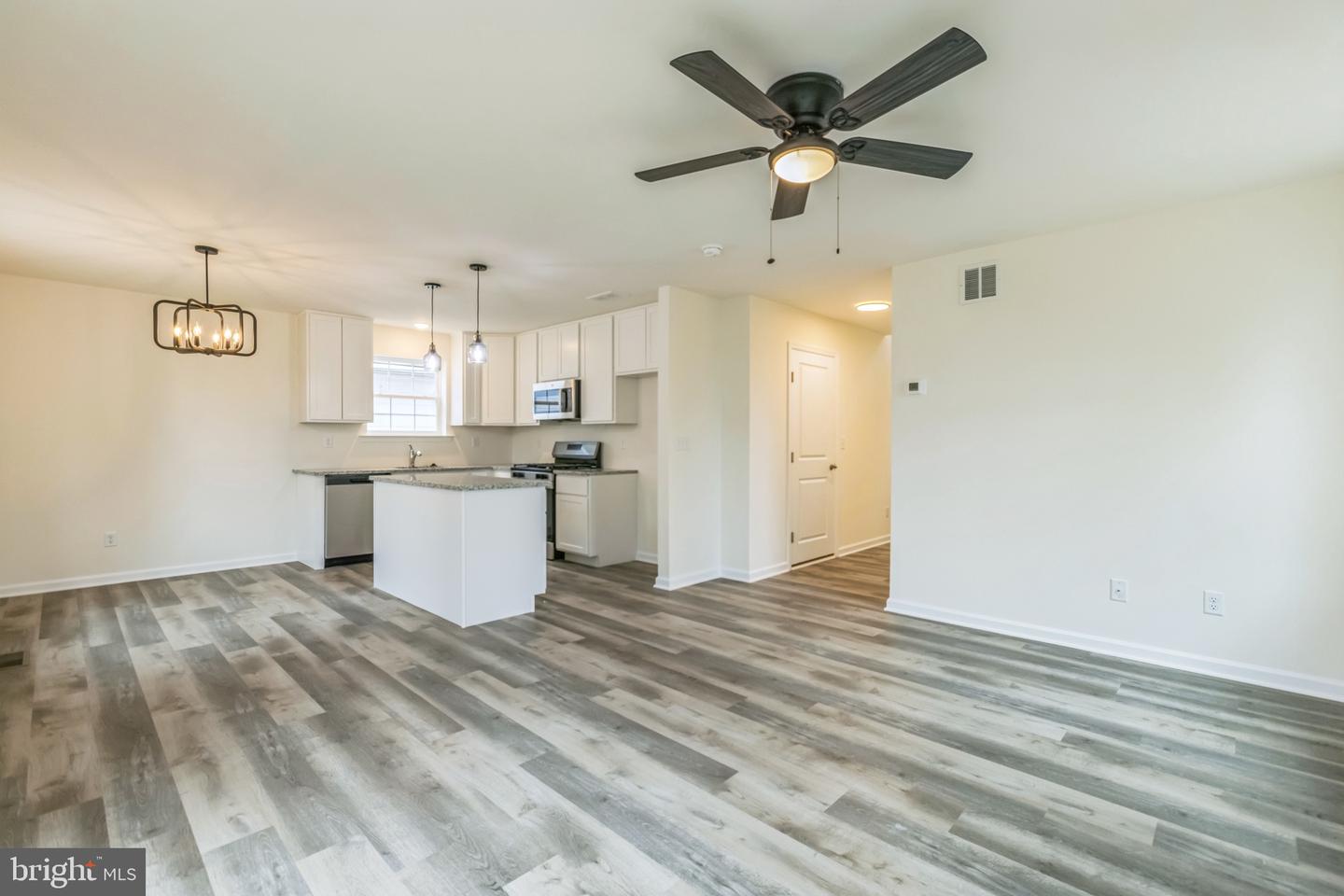 63 Norway Ave Property Photo 10