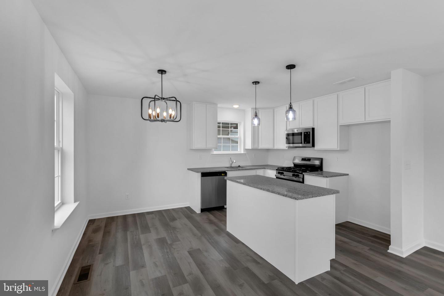 63 Norway Ave Property Photo 11