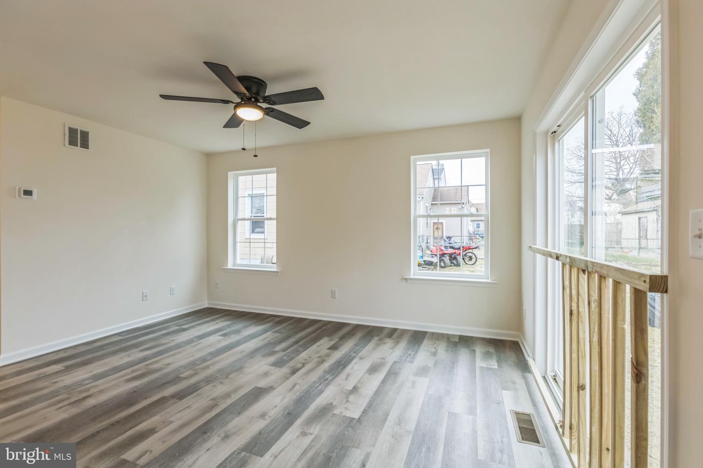 63 Norway Ave Property Photo 15