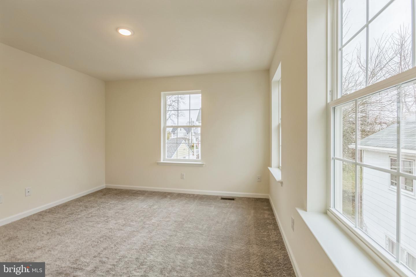 63 Norway Ave Property Photo 38