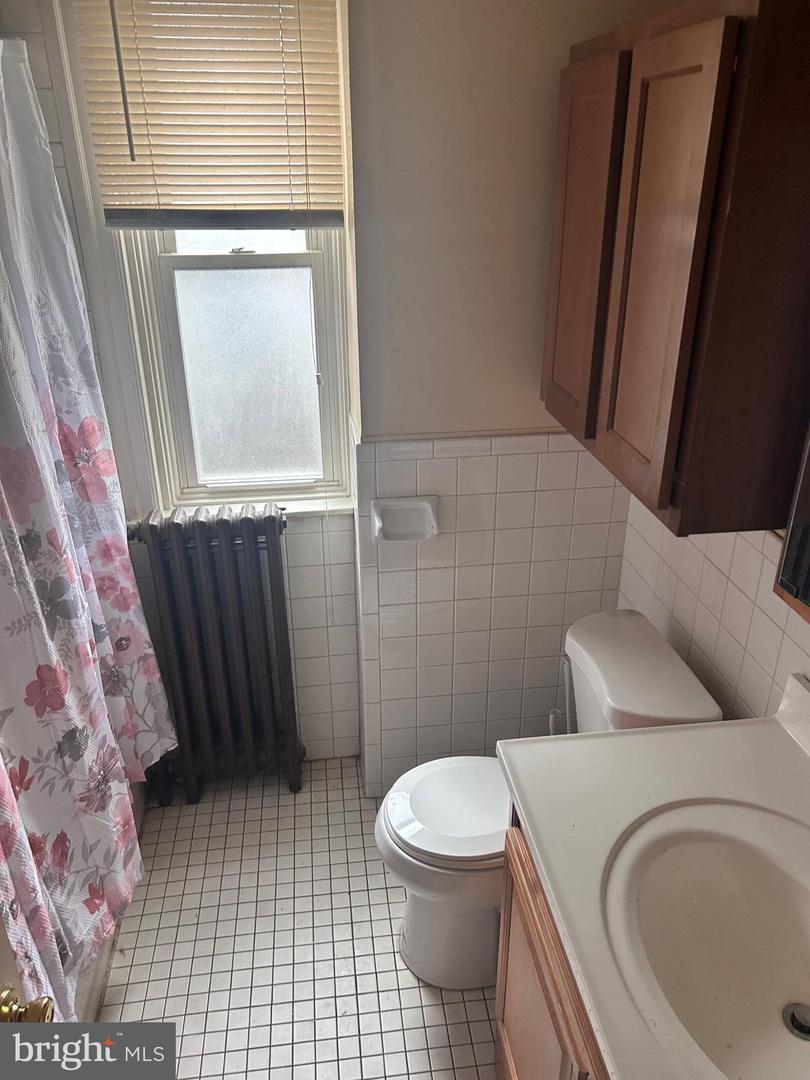 208 W 28th St #2 Property Photo 10