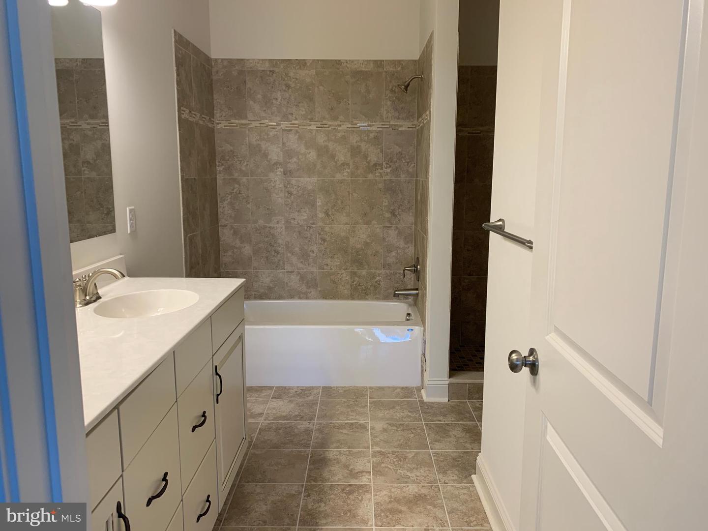 530 Wheelmen St #4 Alton Property Photo 25