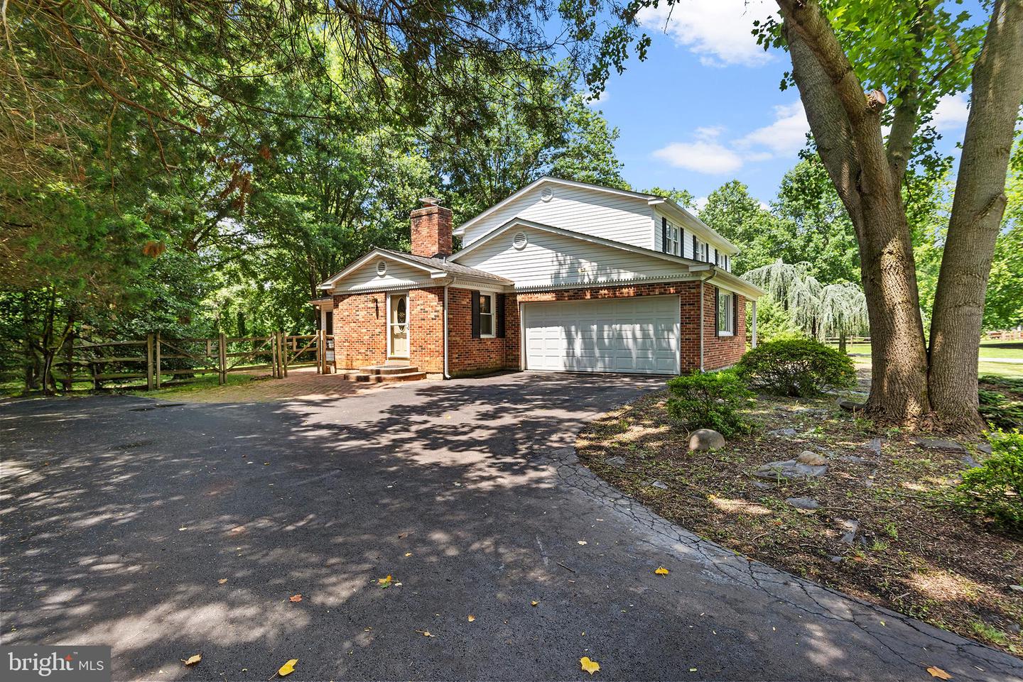 316 Caravel Dr Property Photo 2