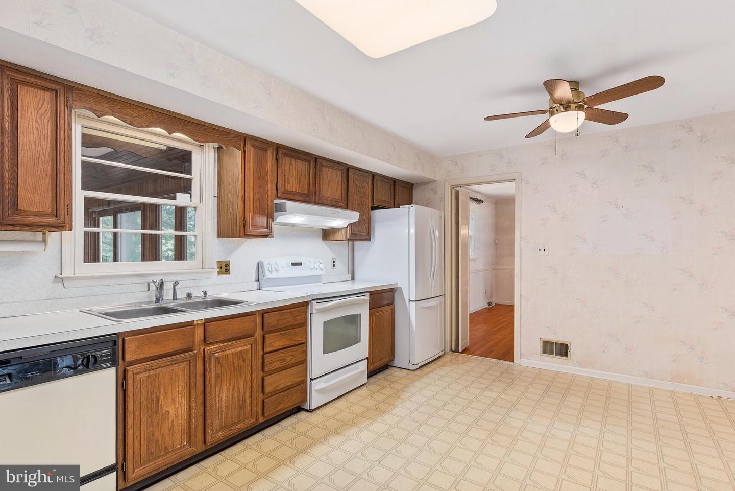 316 Caravel Dr Property Photo 10