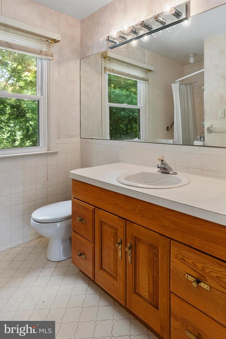 316 Caravel Dr Property Photo 22
