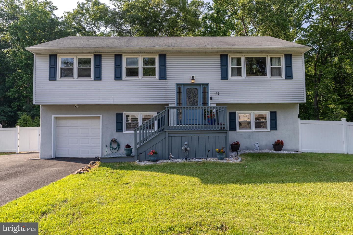 131 N HUNTER FORGE RD