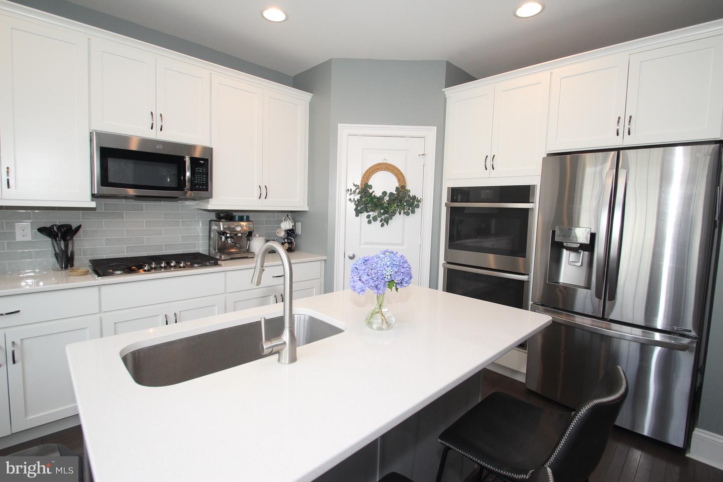 1117 Columbia St Property Photo 10
