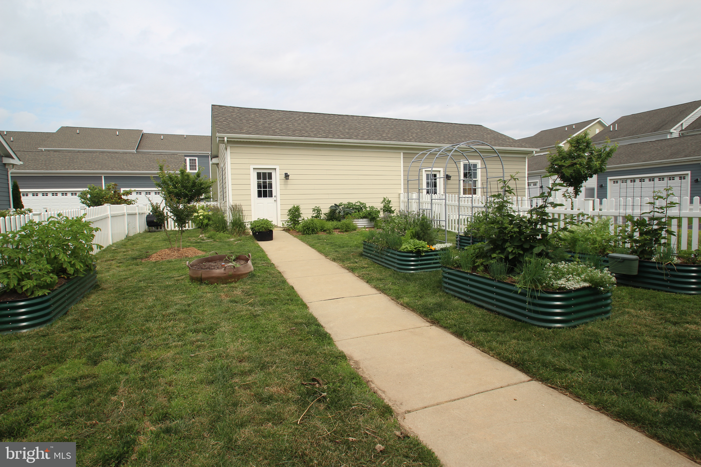 1117 Columbia St Property Photo 25