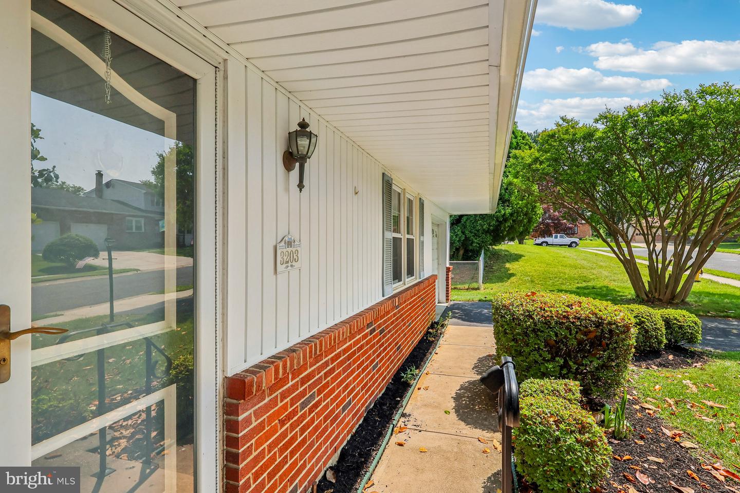 3203 Dunlap Dr Property Photo 2