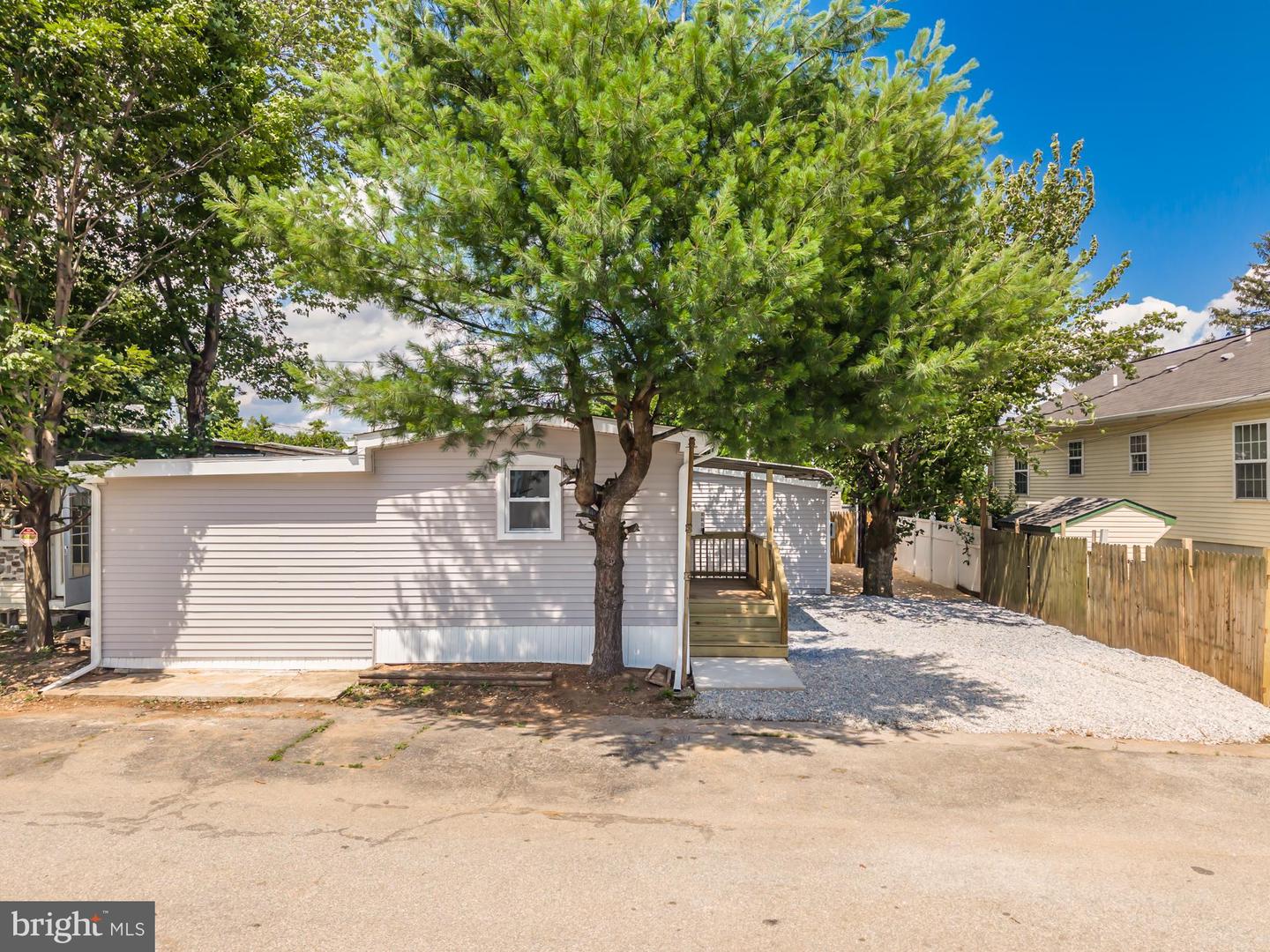 8-B SHERMAN DR