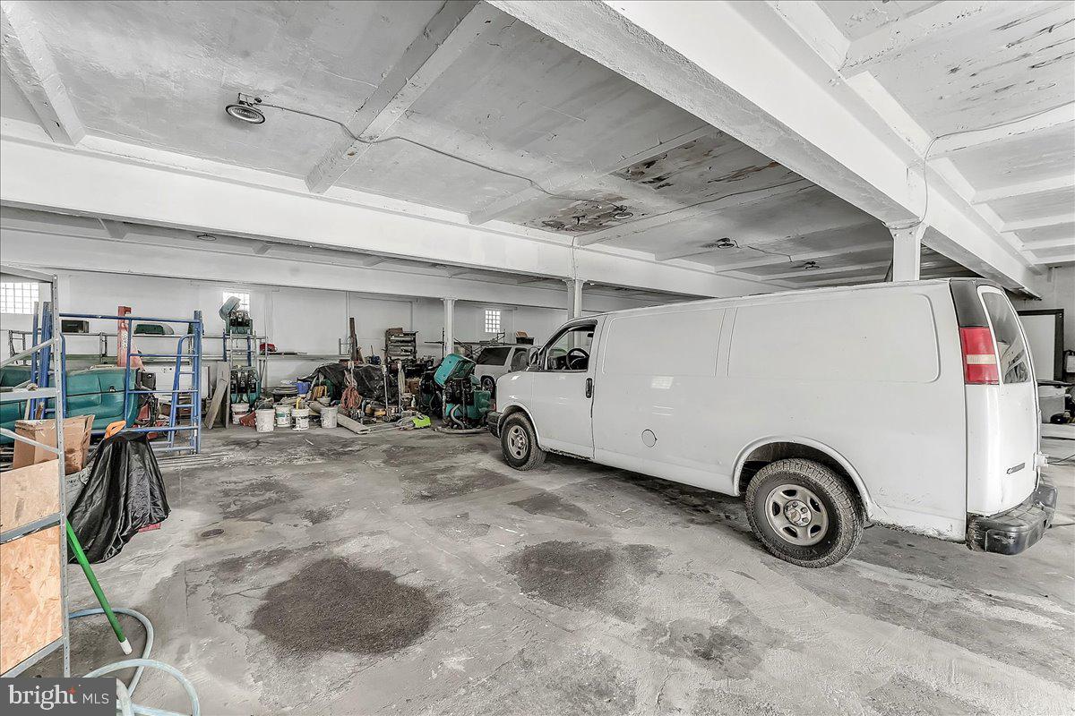 921 Guyer Ave Property Photo 3