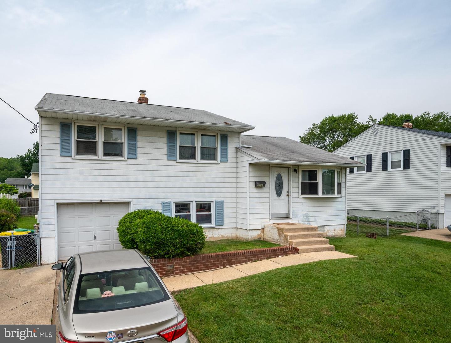 1319 KENWOOD RD Property Photo 1