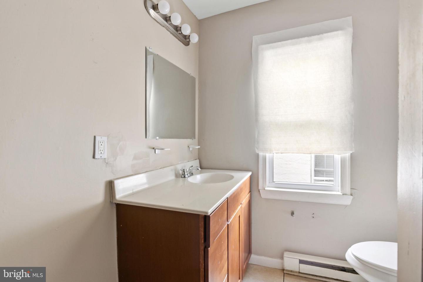 821 W Seventh St Property Photo 31
