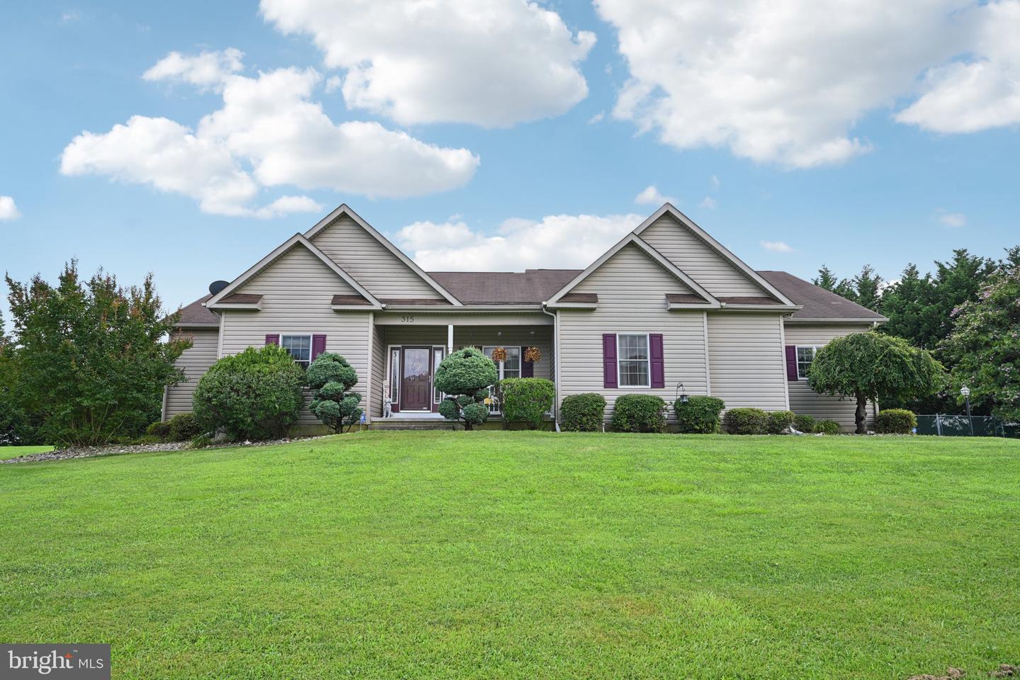 315 BEECH LN