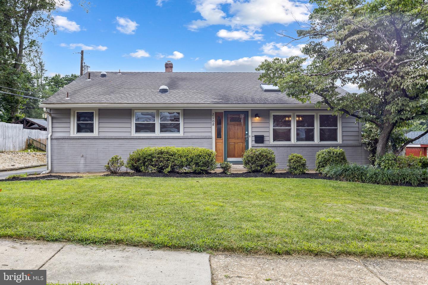 2108 Peachtree Dr Property Photo 1