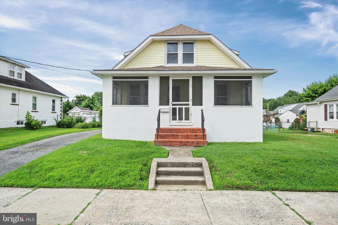 306 MOORE AVE