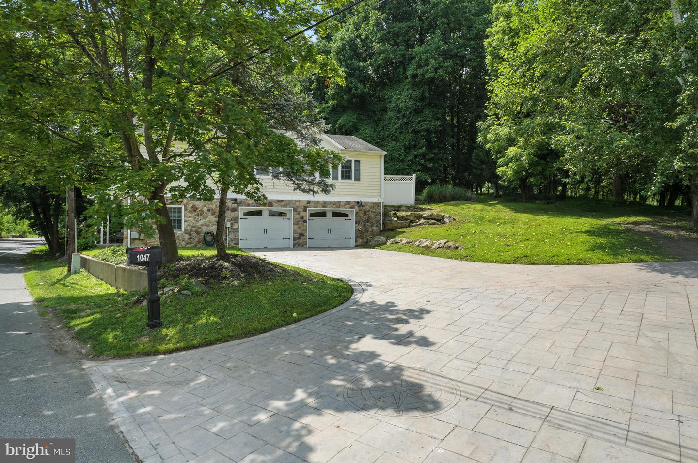 1047 Yorklyn Rd Property Photo 1