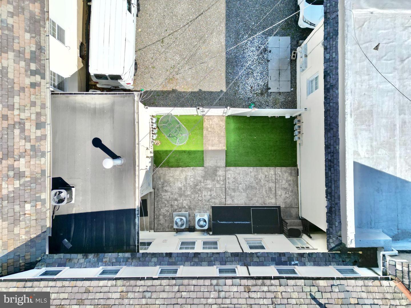 8 Commonwealth Ave Property Photo 5