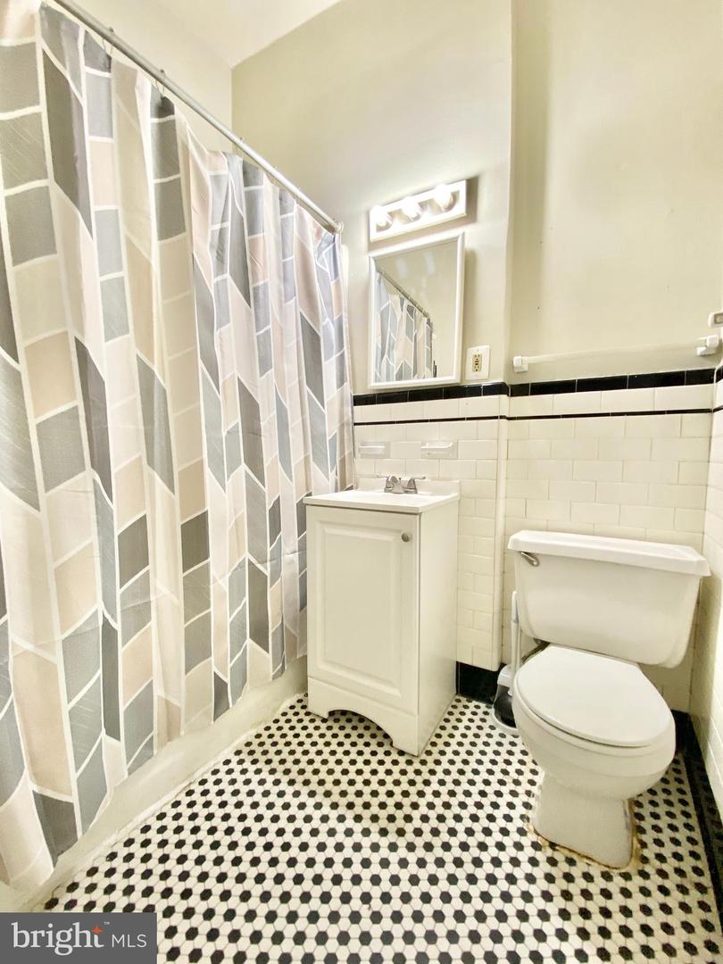 8 Commonwealth Ave Property Photo 9