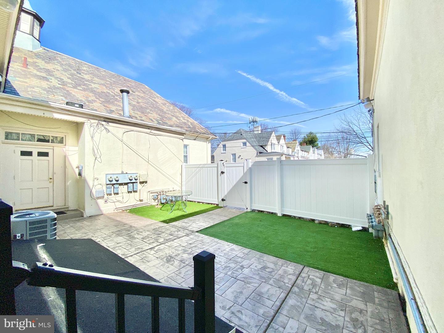 8 Commonwealth Ave Property Photo 25