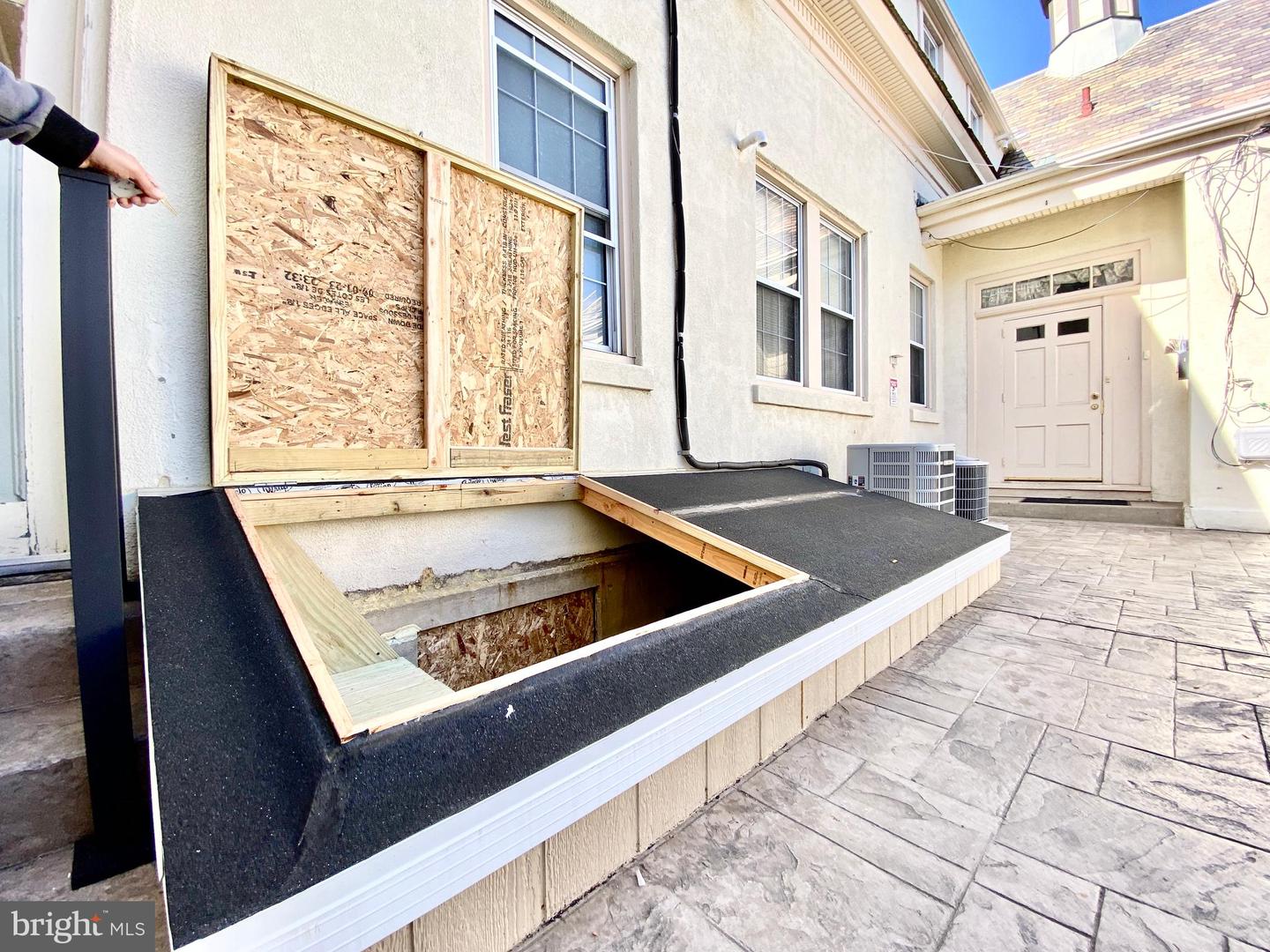 8 Commonwealth Ave Property Photo 26