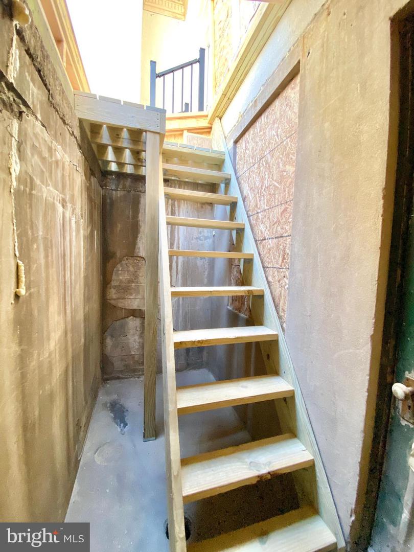 8 Commonwealth Ave Property Photo 27
