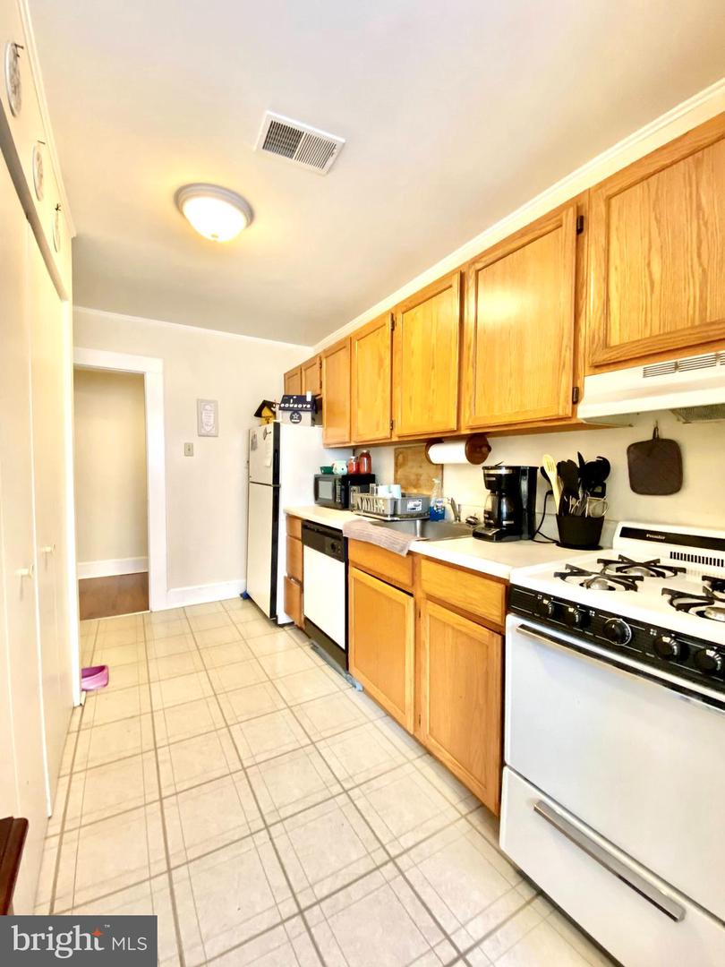 8 Commonwealth Ave Property Photo 70