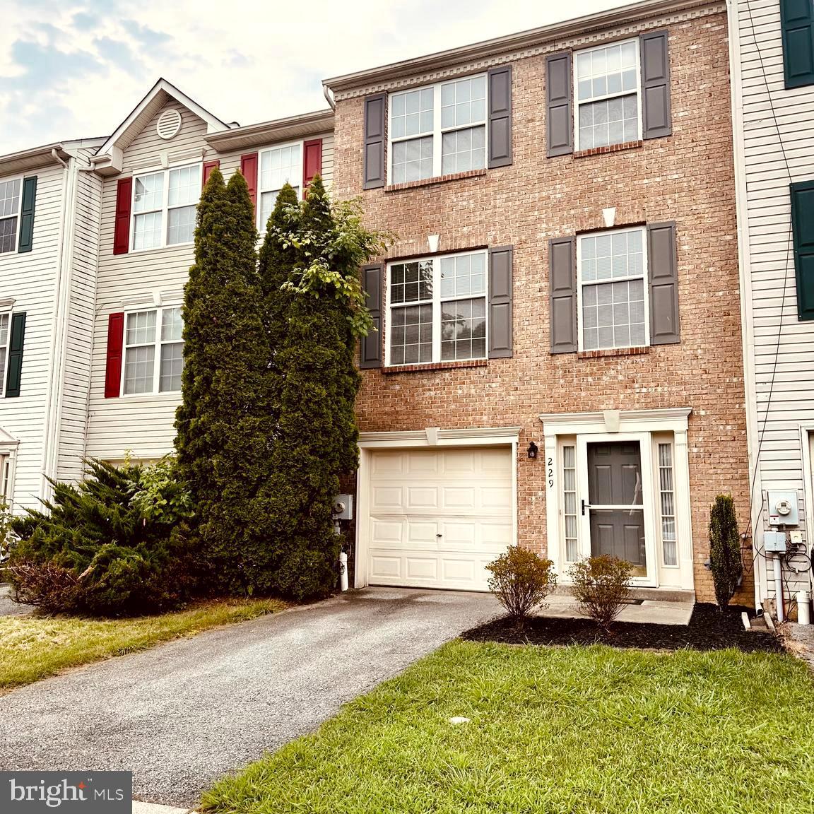 229 Pavin Ct Property Photo 1