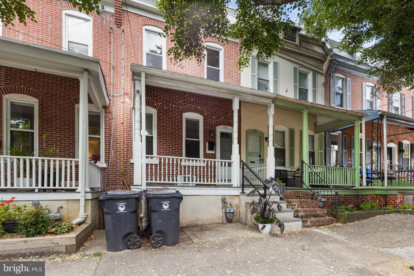 1711 W Thirteenth St Property Photo 1