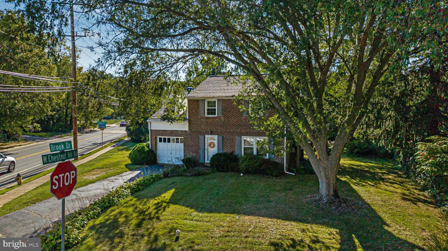 724 Brook Dr Property Photo 1