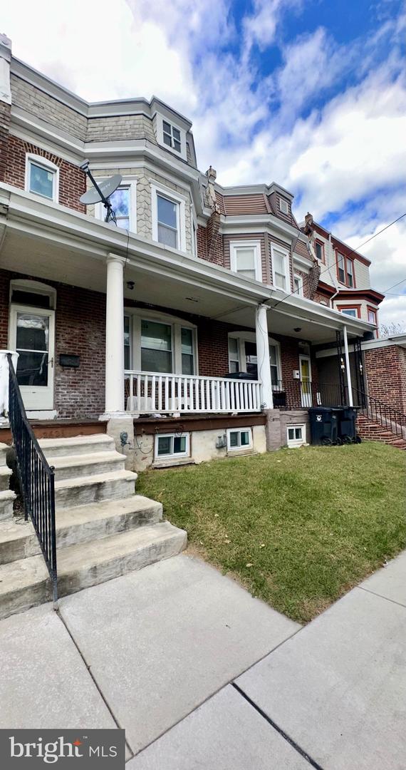 2621 N WEST ST Property Photo 1