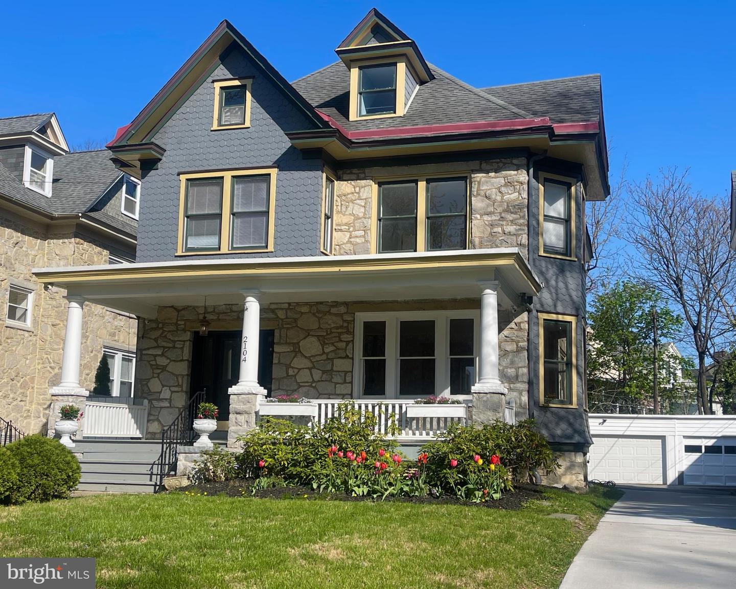 2104 BAYNARD BLVD Property Photo 1