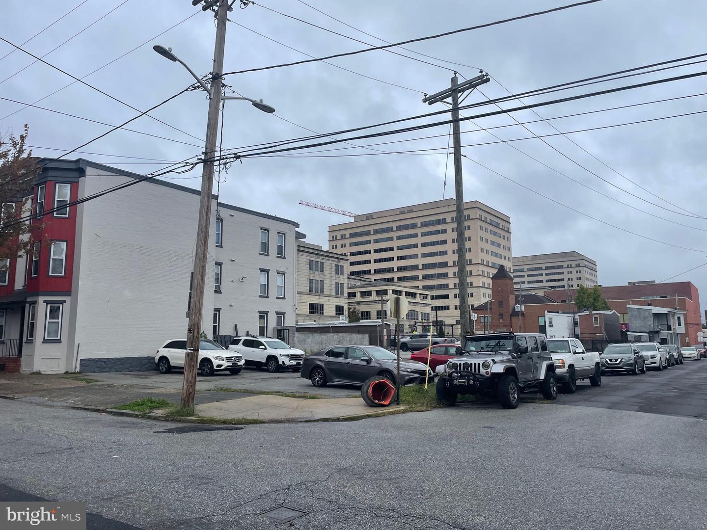 321 E 9th St Property Photo 1