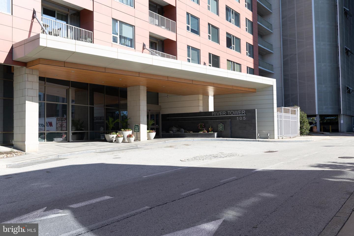 105-unit Christina Landing Dr #305 Property Photo 3